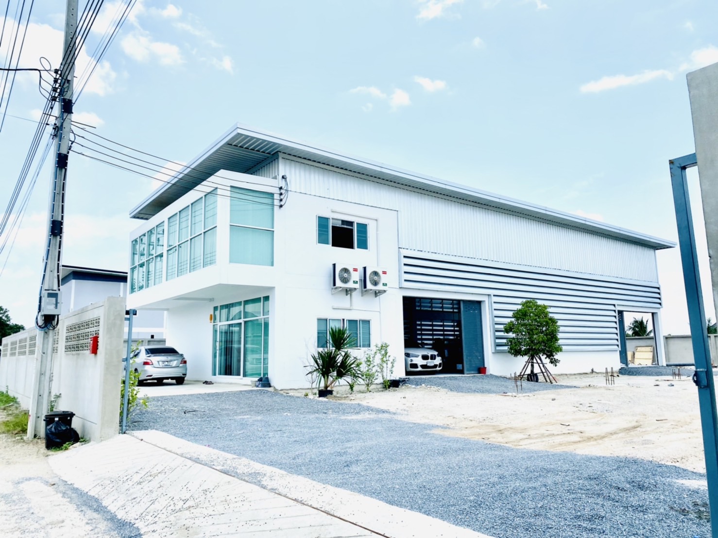 ที่ดิน อ.ไทรน้อย จ.นนทบุรี เหมาะสร้างออฟฟิศโรงงาน โกดัง คลังสินค้า โฉนดครุฑแดง (ฟรีโอน) เริ่ม 1.9 ล้านบาท