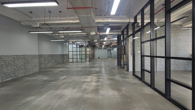 ให้เช่าตึกสำนักงานใจกลางเมือง ออฟฟิศย่านอโศก,สุขุมวิท 21 ใกล้รถไฟ