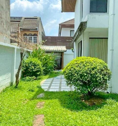 ให้เช่าบ้าน 2ชั้น 100ตร.ม เพียวเพลส รามคำแหง 64 ม. MRT สัมมากร 70