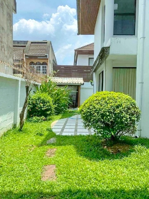 ให้เช่าบ้าน 2ชั้น 100ตร.ม เพียวเพลส รามคำแหง 64 ม. MRT สัมมากร 70