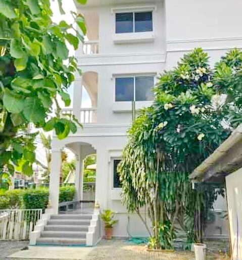 CDC ศรีวรา นวมินทร์ 107-113 รร.นานาชาตินีวา 1.3 กม. 5นอน 5น้ำ