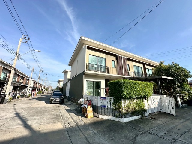 ให้เช่า! บ้านเปล่าทาวน์เฮ้าส์ 2 ชั้น หลังมุม ม.คอนเนค 43 2