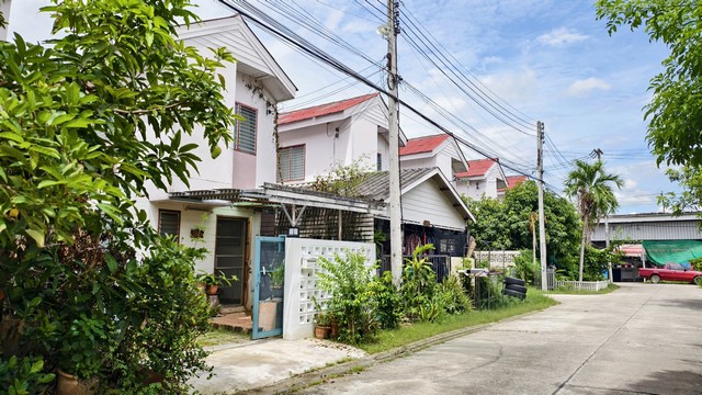 ขายบ้านเอื้ออาทร สันกำแพง หลังตลาดในหมู่บ้าน