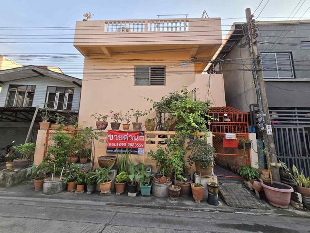 ขายอาคารห้องเช่า 2 ชั้น และ ดาดฟ้า ซอยรามอินทรา 86 ใกล้รถไฟฟ้าสีช