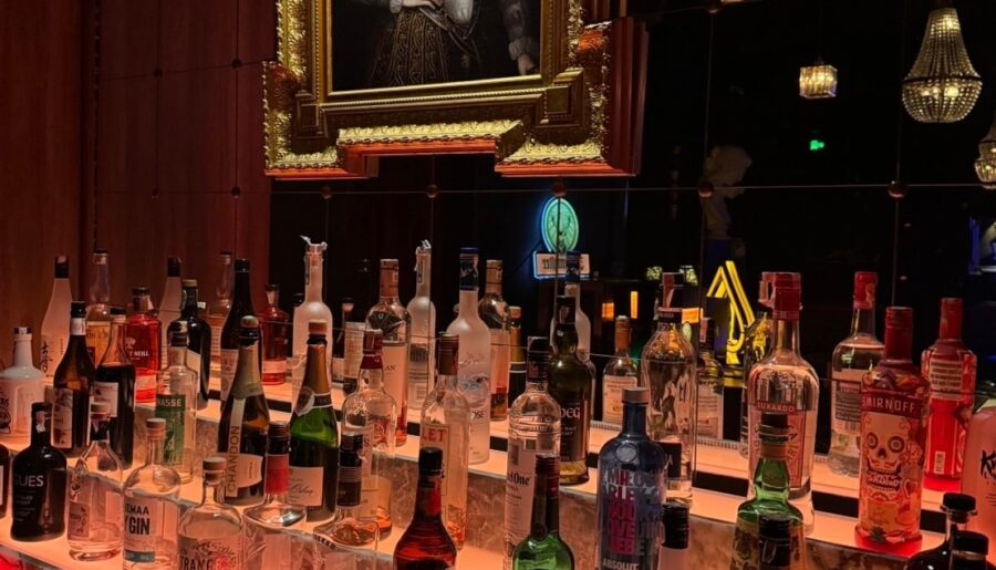 ขายบาร์สุดหรู สุขุมวิท 23 สุขุมวิท 31 เข้าได้สองทาง