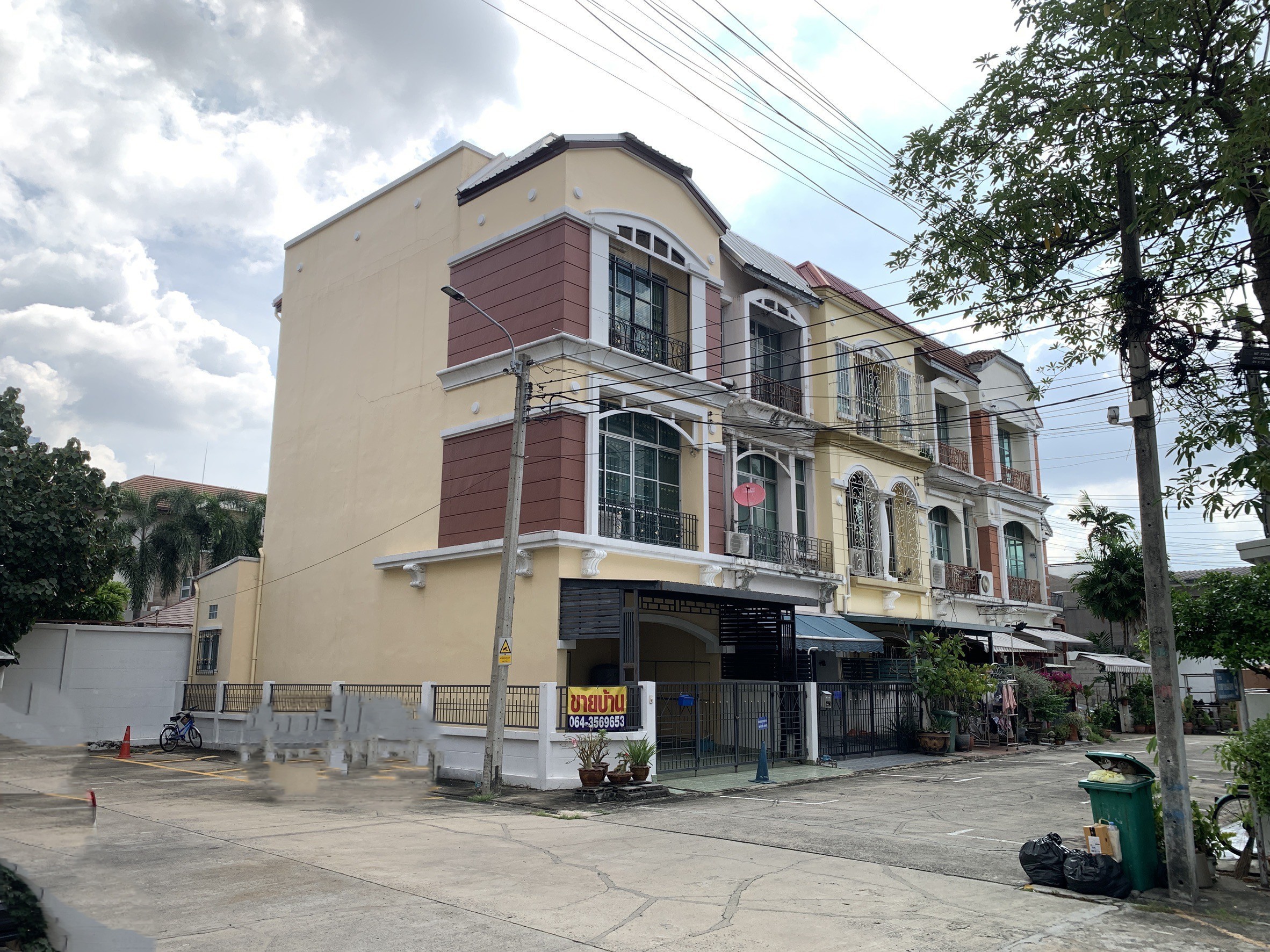 ทาวน์โฮม ขาย ใจกลางลาดพร้าว–รัชดา เชื่อมต่อใจกลางเมืองได้ง่าย ขายทาวน์โฮม3ชั้นลาดพร้าว ทาวน์โฮมคุณภาพ ย่านลาดพร้าว–รัชดาภิเษก–วิภาวดี